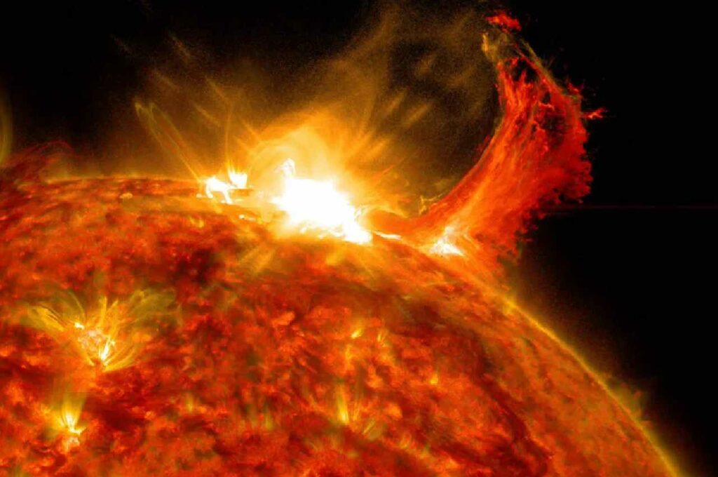 Pesquisadores alertam para o risco de apagão global da internet em 2024, causado por uma supertempestade solar