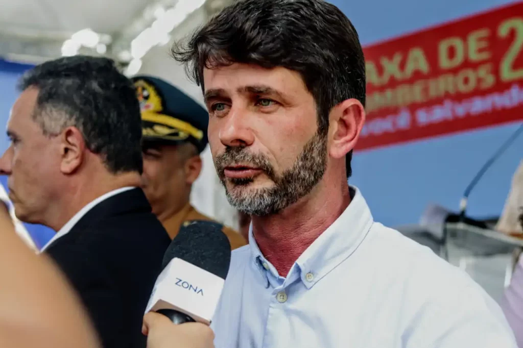 No 20/11, Júnior Menezes exalta liberdade e amor ao próximo