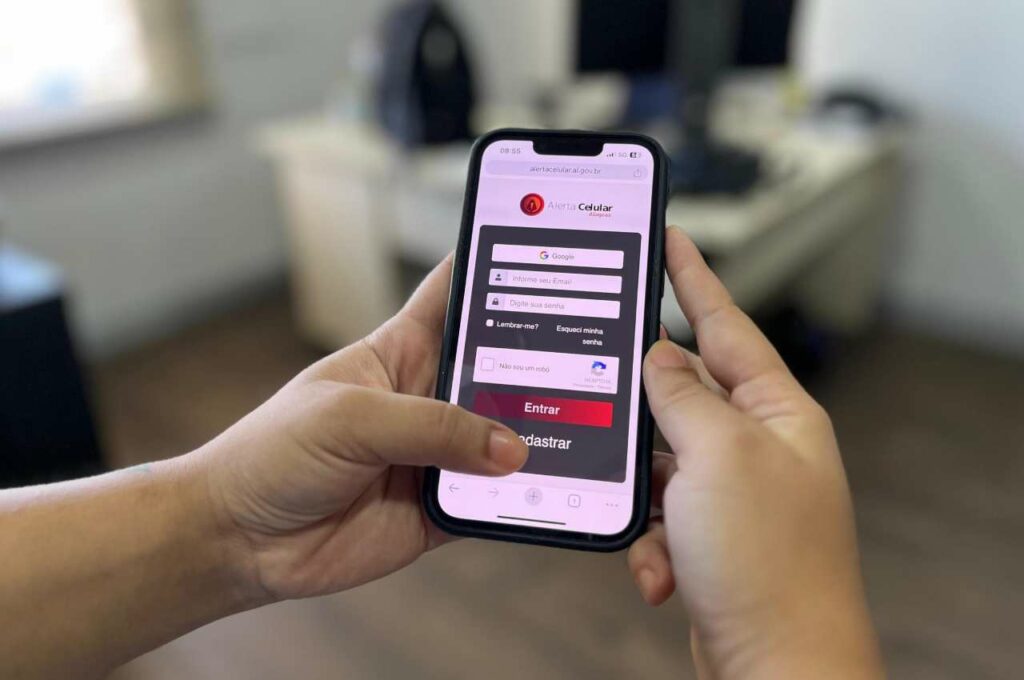 Vai curtir as festas de réveillon? SSP dá dicas para prevenir roubos de celulares