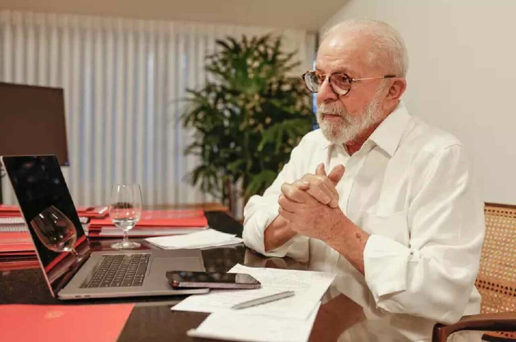 Lula não precisará se afastar da presidência enquanto se recupera de cirurgia