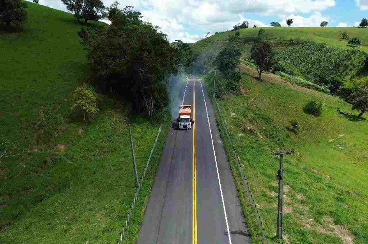 Com investimentos da ordem de R$ 26,5 milhões, rodovia ganhou asfalto novo, sinalização horizontal e vertical, além de drenagem completa | @ Divulgação