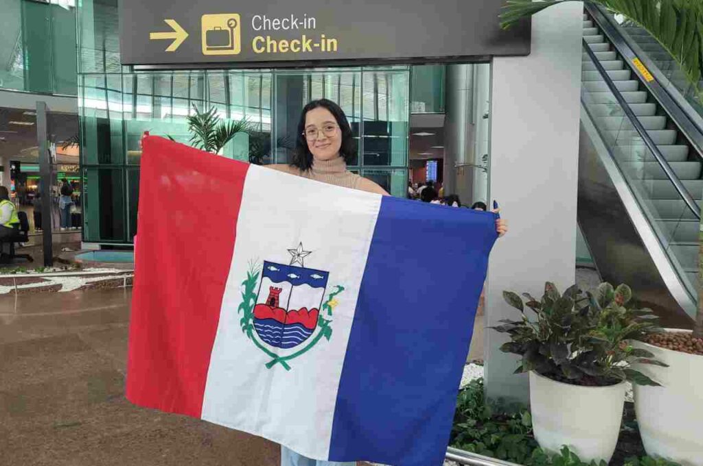 Estudante da rede estadual embarca para intercâmbio nos Estados Unidos