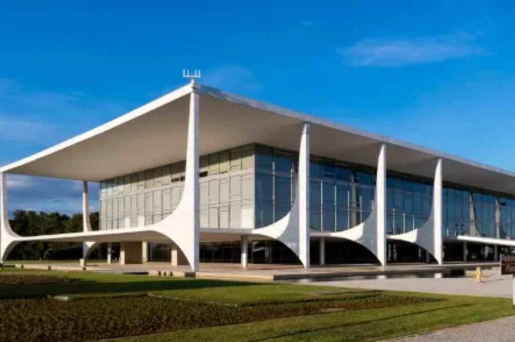 Após três anos, Palácio do Planalto é reaberto para visitação