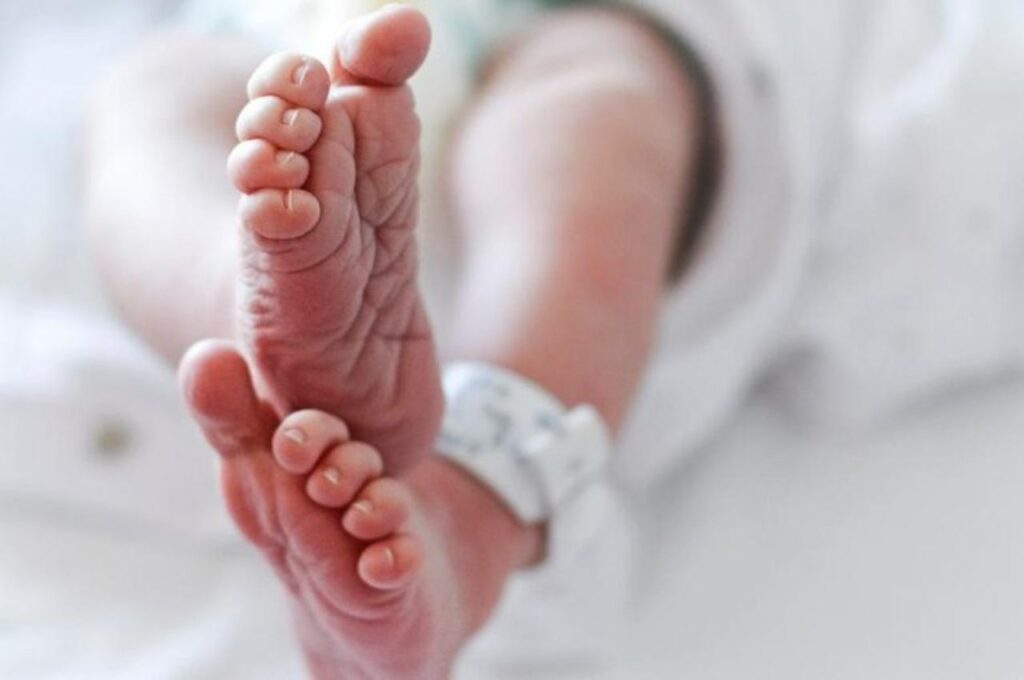 Recém-nascida gêmea morre engasgada no interior de Alagoas