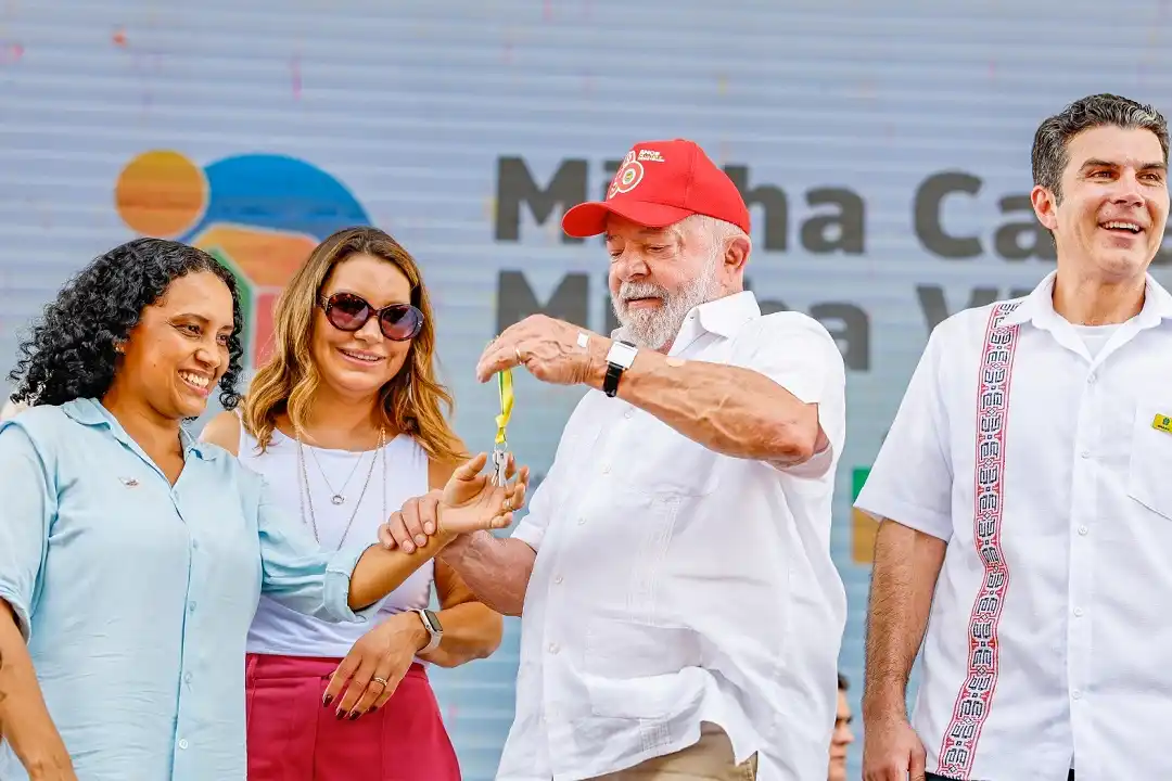 Lula entregando casa no Minha Casa Mnha Vida - @Reprodução