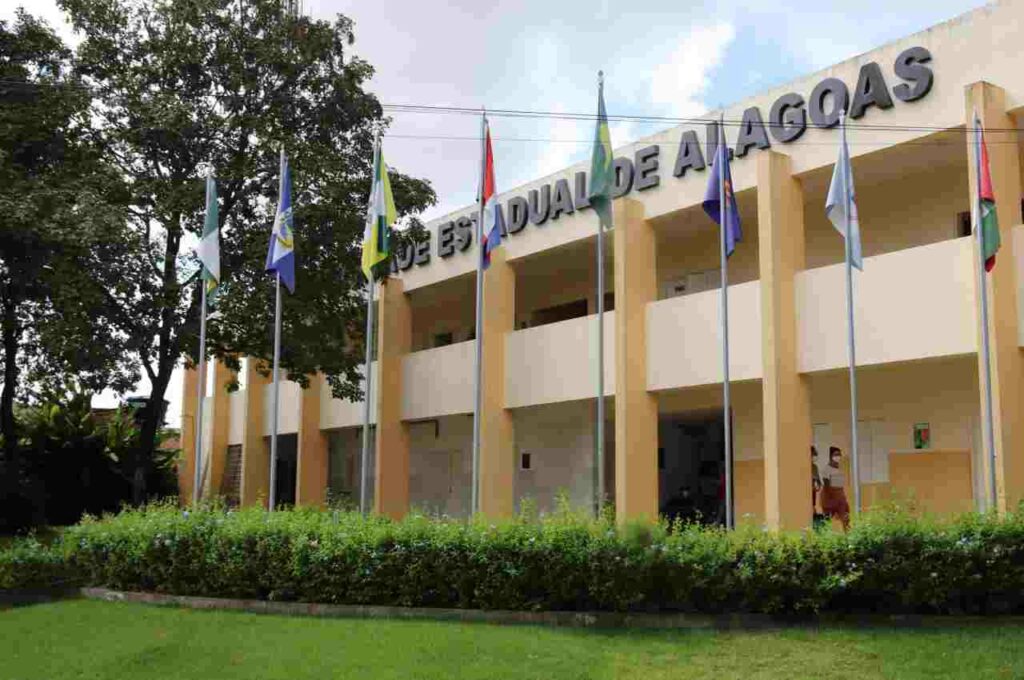 Ministro do STF suspende emendas para Uneal e Uncisal; instituições negam repasses recebidos