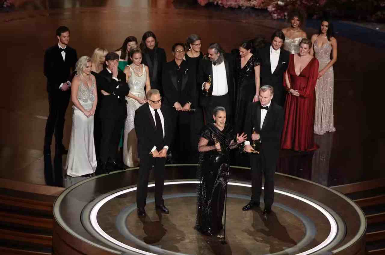 Elenco de Oppenheimer na cerimônia do Oscar 2024 | @ Kevin Winter/Getty Images