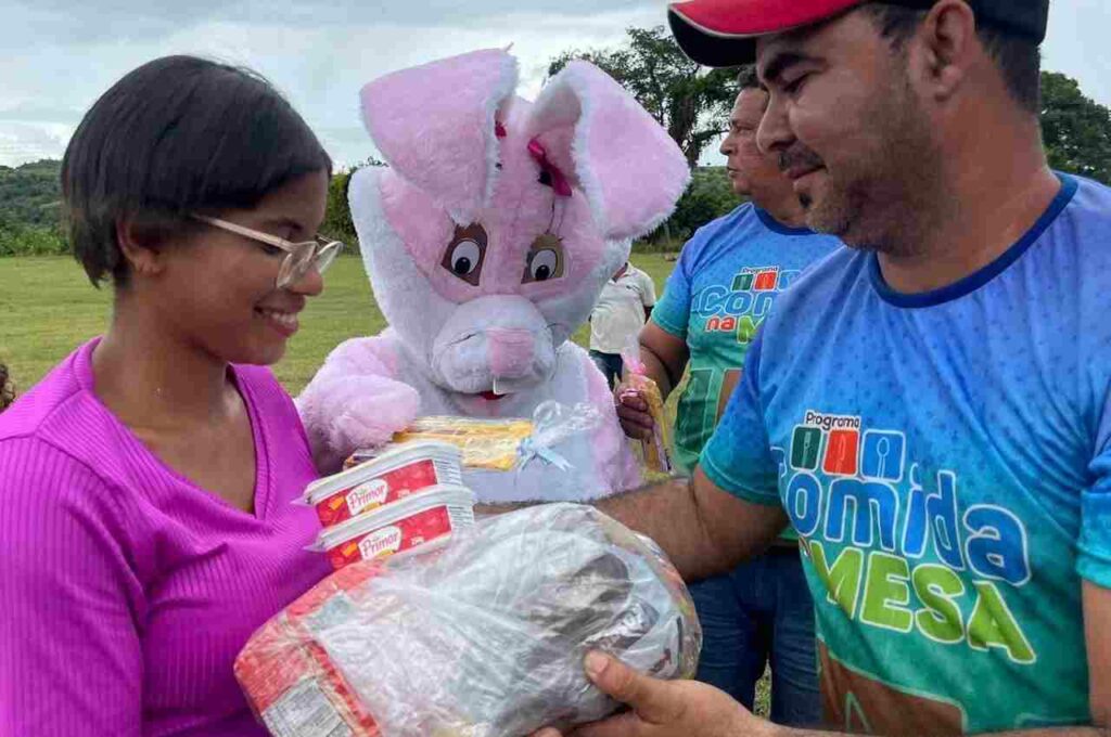 Branquinha entrega nova remessa de cestas do Programa Comida na Mesa