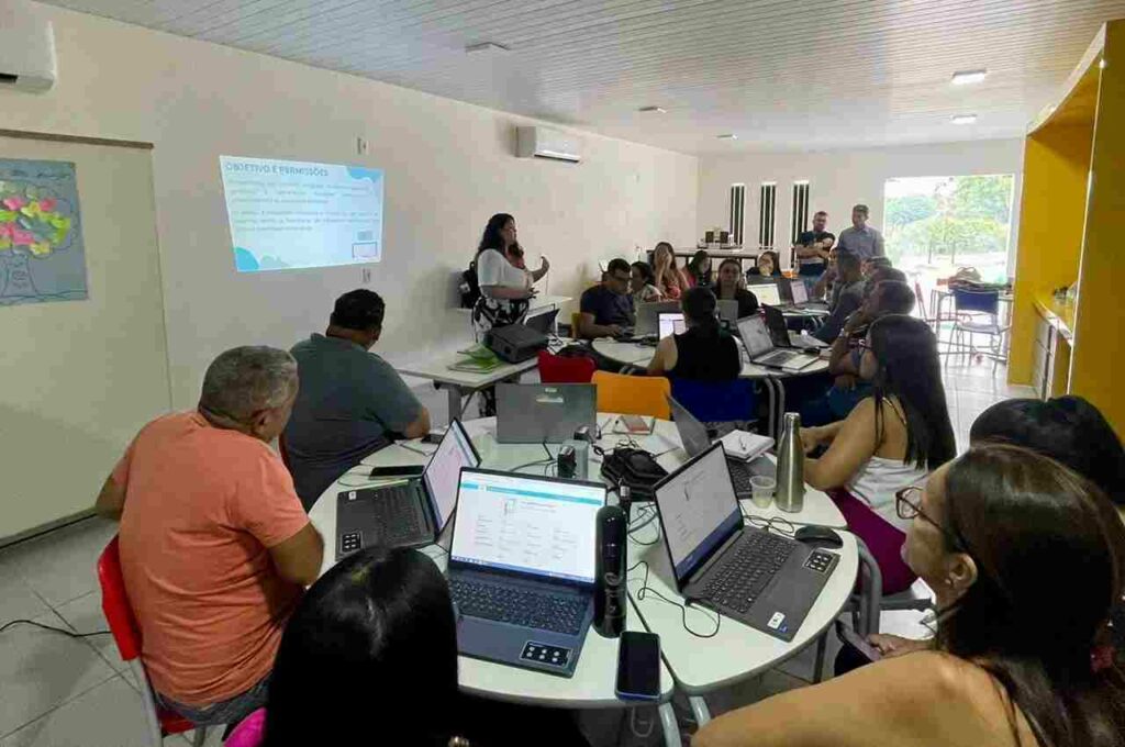 Branquinha realiza formação para implantação do sistema de gestão escolar