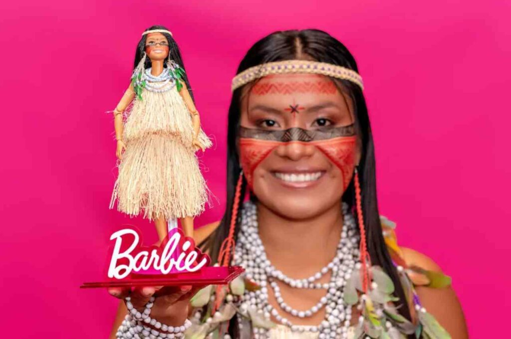 Barbie cria primeira boneca de uma indígena brasileira