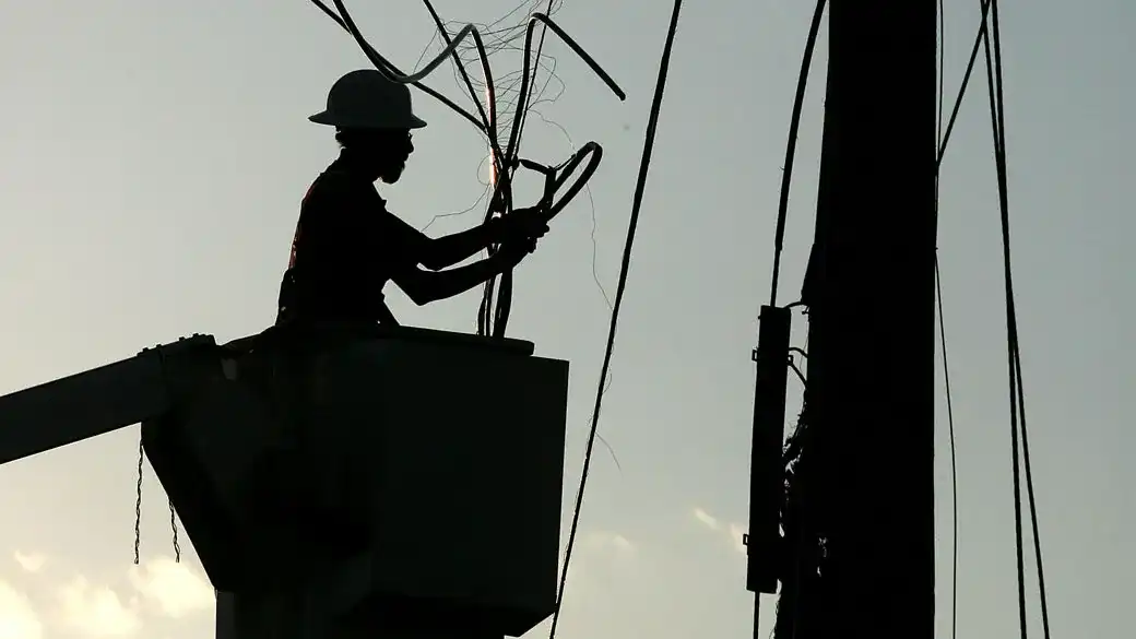 Trabalhador eletricista - - (Sean Gardner/Getty Images/VEJA)