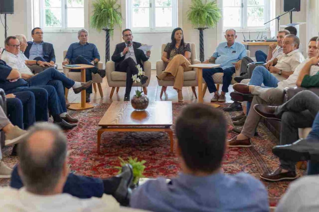 Paulo Dantas se reúne com pecuaristas para comemorar sucesso na vacinação contra a aftosa