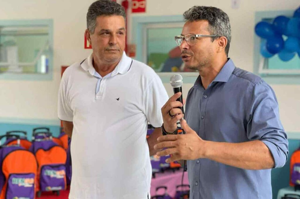 Branquinha anuncia reajuste salarial para professores e demais profissionais