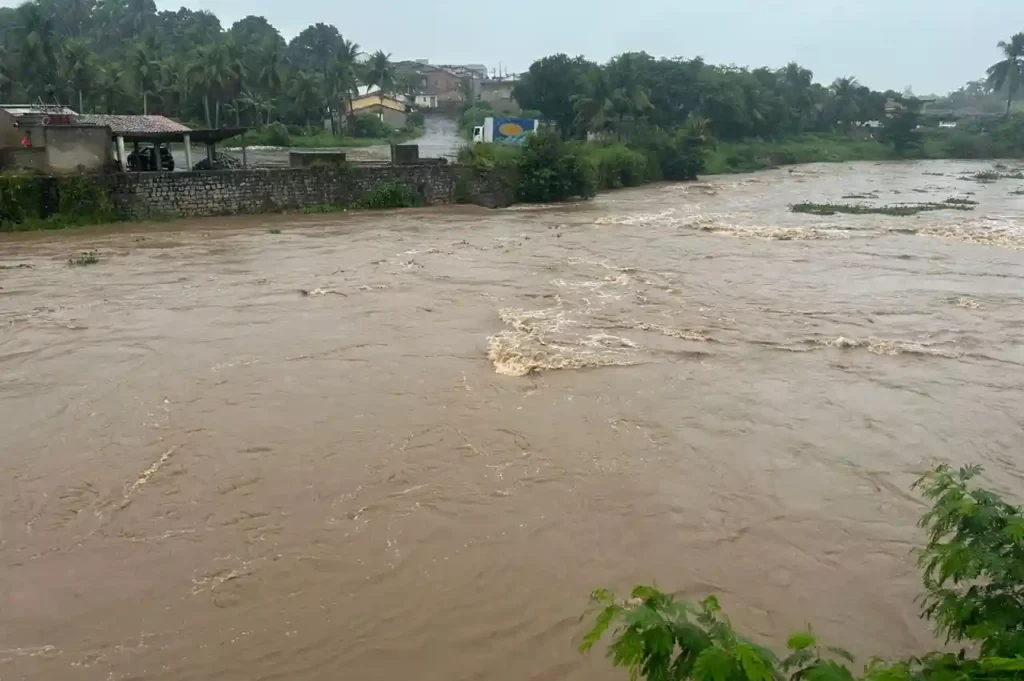 Chuvas intensas elevam níveis dos rios em Alagoas e Defesa Civil mantém estado de alerta