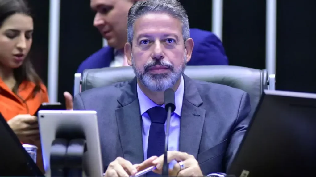 PL 1904/24: Entenda o projeto que equipara aborto a homicídio