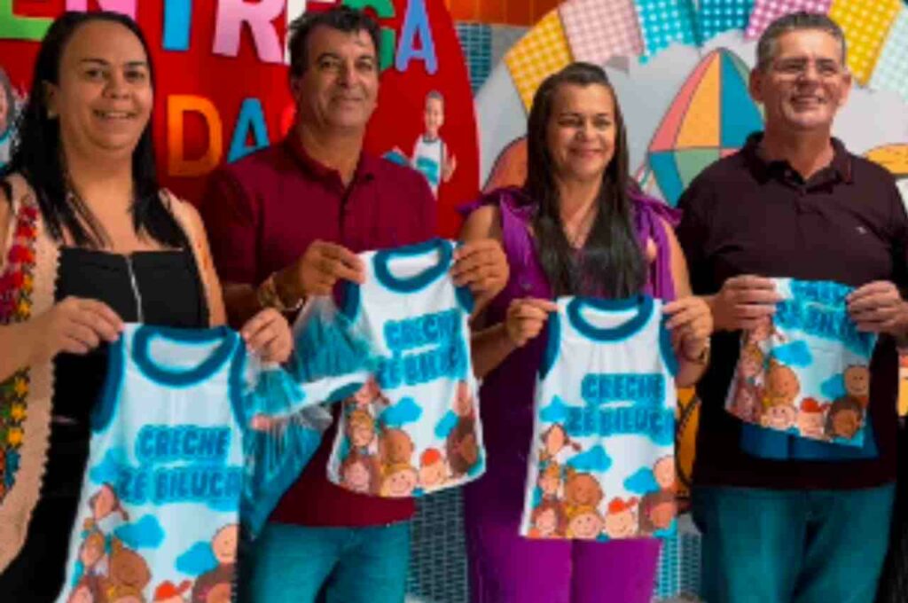 Ibateguara entrega fardamento completo para alunos da Creche Zé Biluca