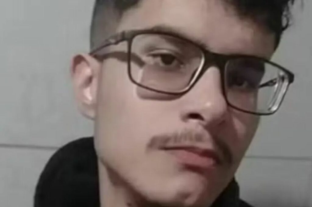 Homem mata ex-namorado da filha após jovem publicar vídeos íntimos dela na internet