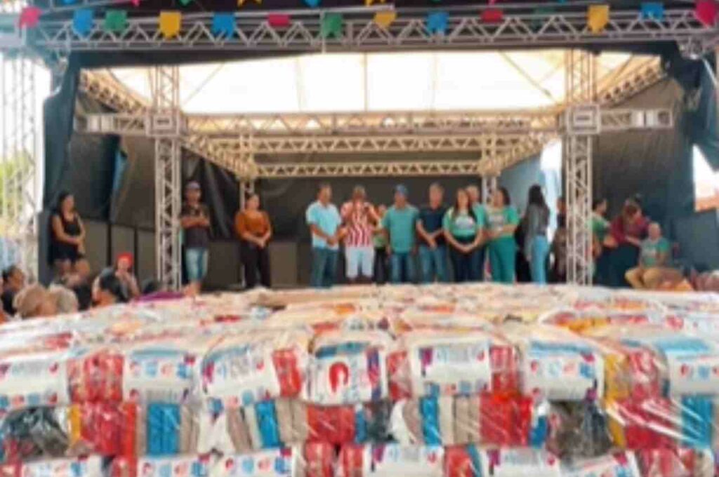 Ibateguara realiza entrega de 3 mil cestas básicas no Programa São João Feliz