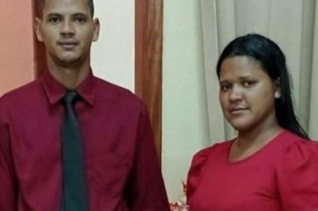 Casal e filha morrem em acidente após sair de culto em PE; família era do interior de AL
