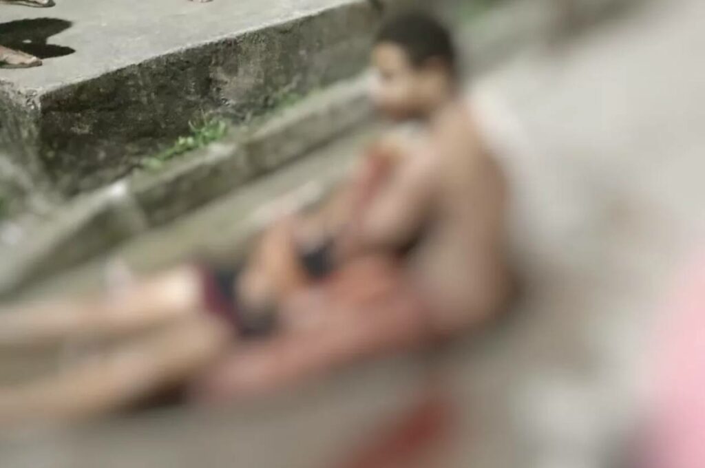 Criança de 11 anos que foi baleada na cabeça por criminosos encapuzados segue internada na UTI