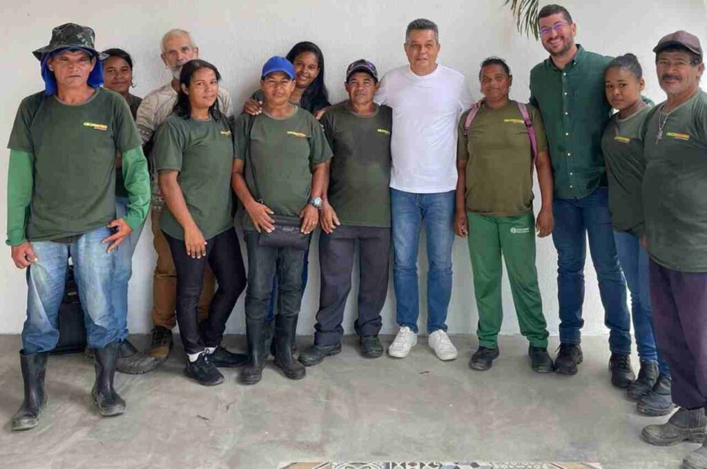 Neno Freitas se reúne com representantes da Cooperativa dos Trabalhadores de Materiais Recicláveis