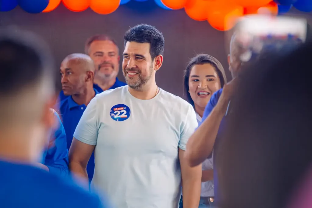 Bruno Lopes esclarece que não foi condenado e que Kombi plotada não faz parte de sua campanha