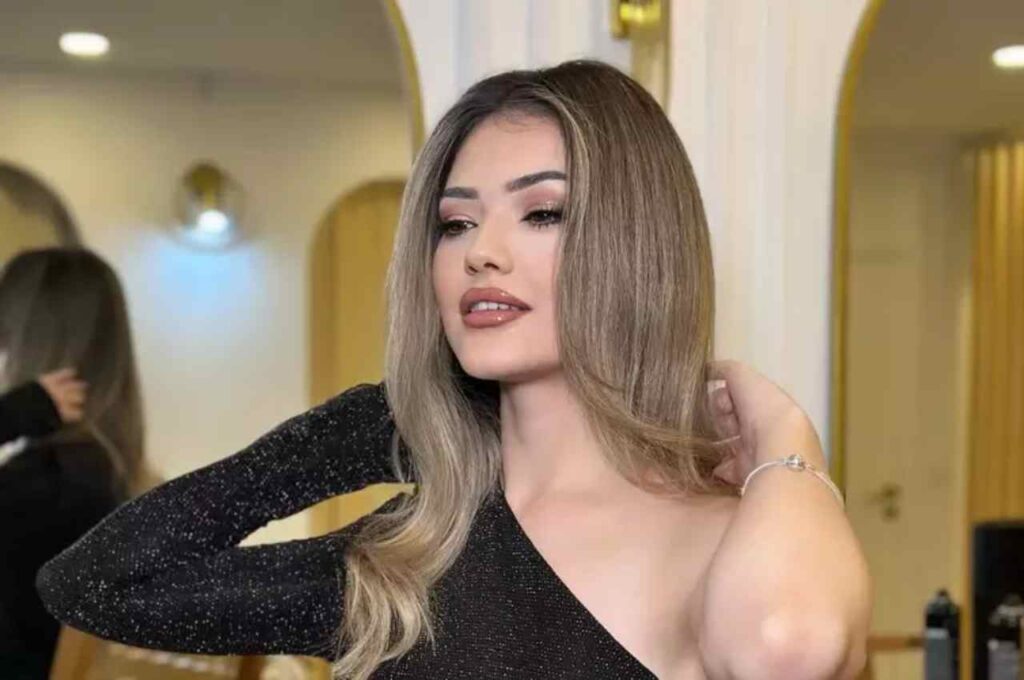 Mulher que casou consigo mesma morre após cair do quinto andar de prédio