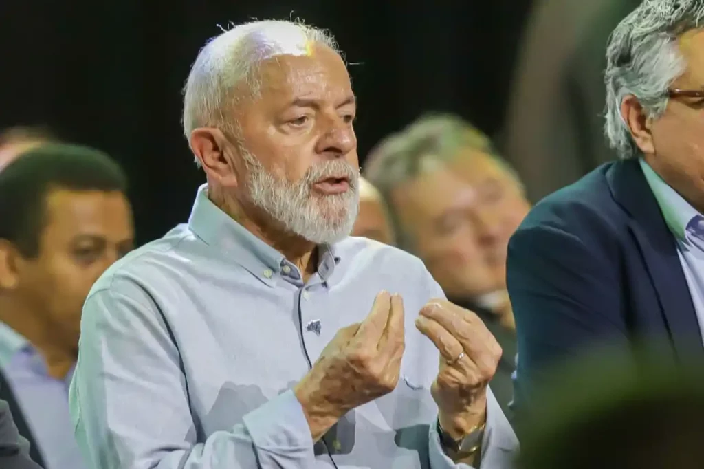 “Não podemos eleger mentirosos”, diz Lula em comício