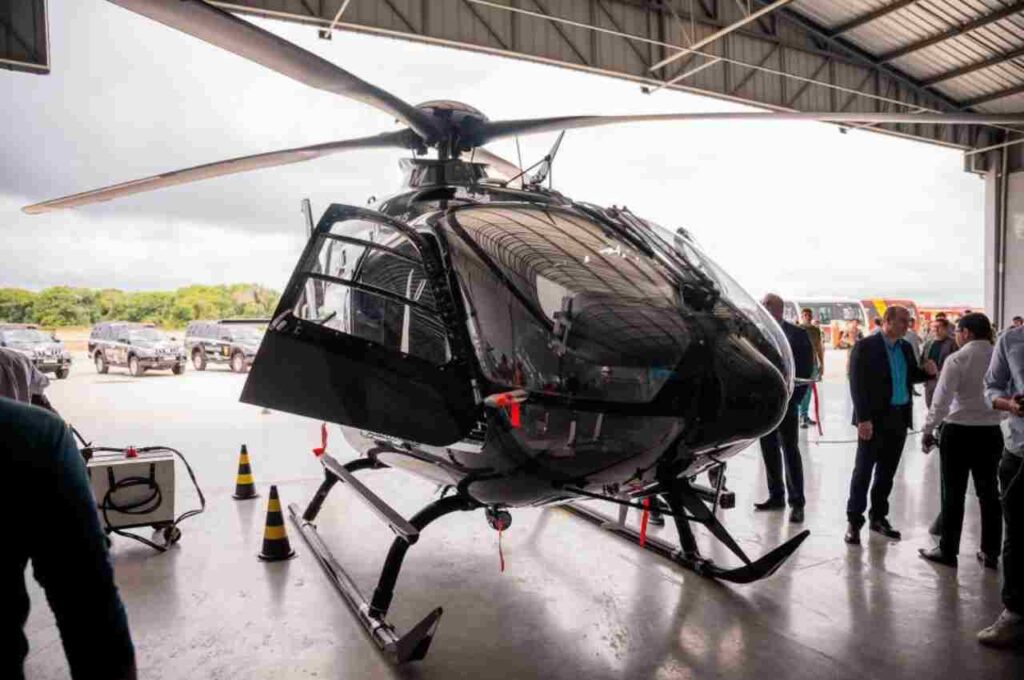 Alagoas recebe helicóptero moderno por emendas parlamentares de Isnaldo Bulhões e Renan Calheiros