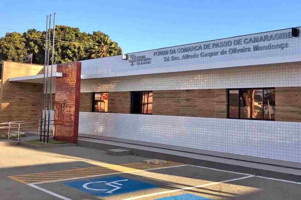 Idoso é executado na frente do filho após testemunhar em tribunal