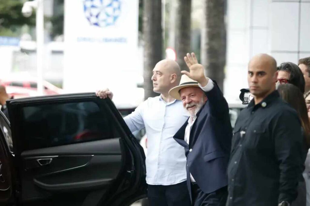 Lula recebe alta hospitalar e seguirá recuperação em casa após cirurgias