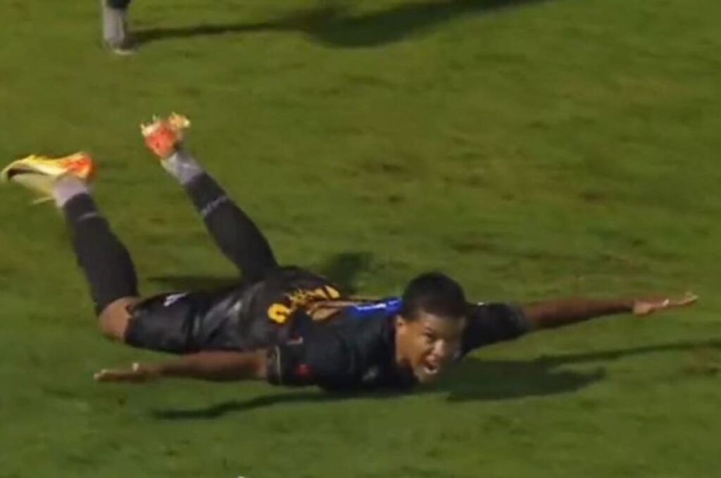 Zumbi vence Flamengo por 2 a 1 em copinha e se destaca