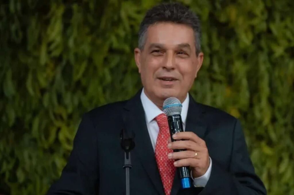 Neno Freitas toma posse para segundo mandato como prefeito de Branquinha