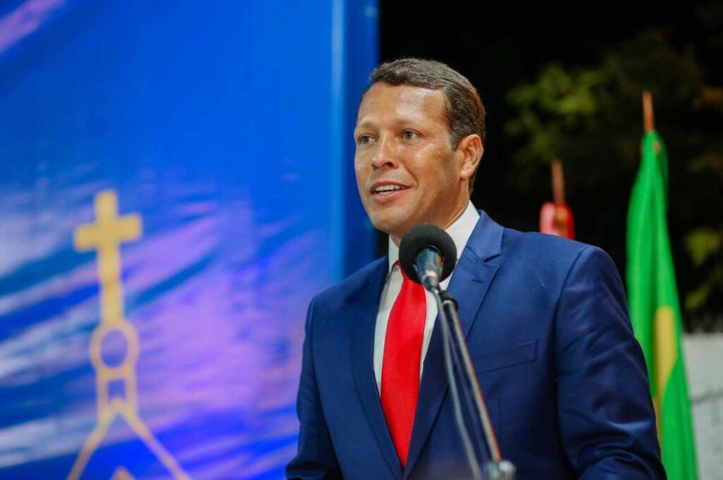 Remi Filho toma posse como prefeito de Murici