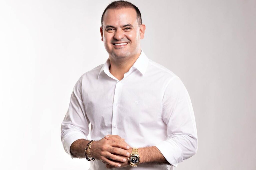 Prefeito de Cupira anuncia Gatinha Manhosa e Brasas do Forró como atrações da festa do distrito de Laje de São José