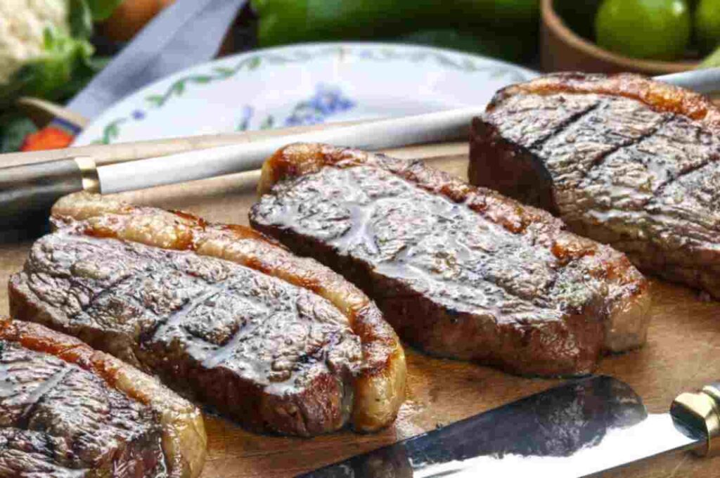 Homem é preso ao tentar furtar uísque e 9 kg de picanha em supermercado de Maceió