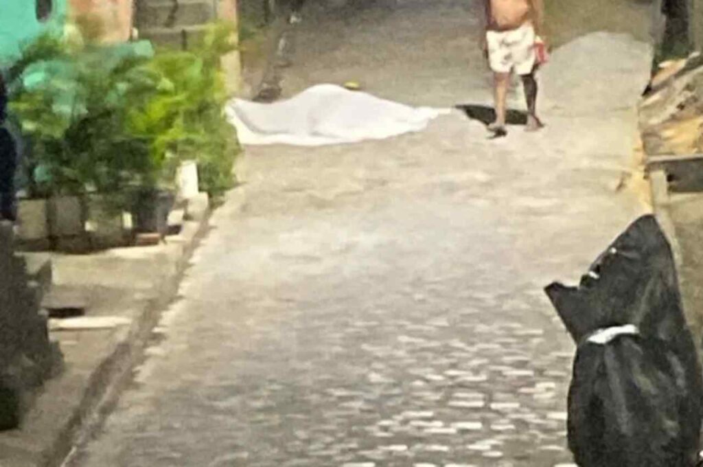 Jovem é executado a tiros após sair de igreja em Rio Largo