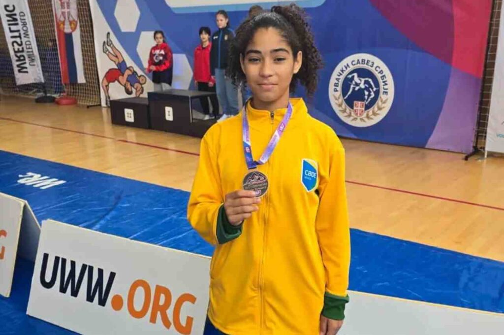 Estudante de Alagoas conquista bronze na Sérvia em competição escolar mundial