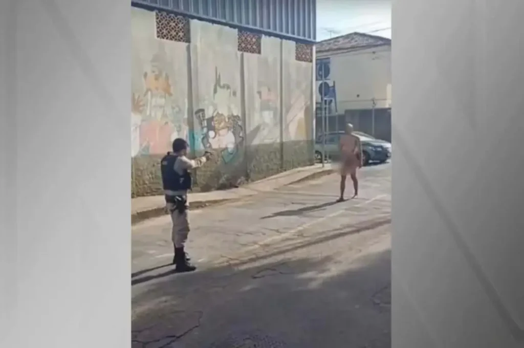 Homem é preso após matar o pai, decapitar gato e sair nu e ensanguentado pelas ruas de BH