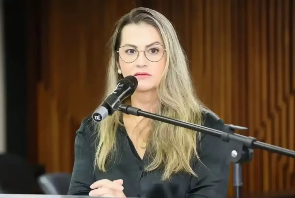 Quem é a juíza Emanuela Bianca Porangaba, aposentada compulsoriamente pelo TJ-AL