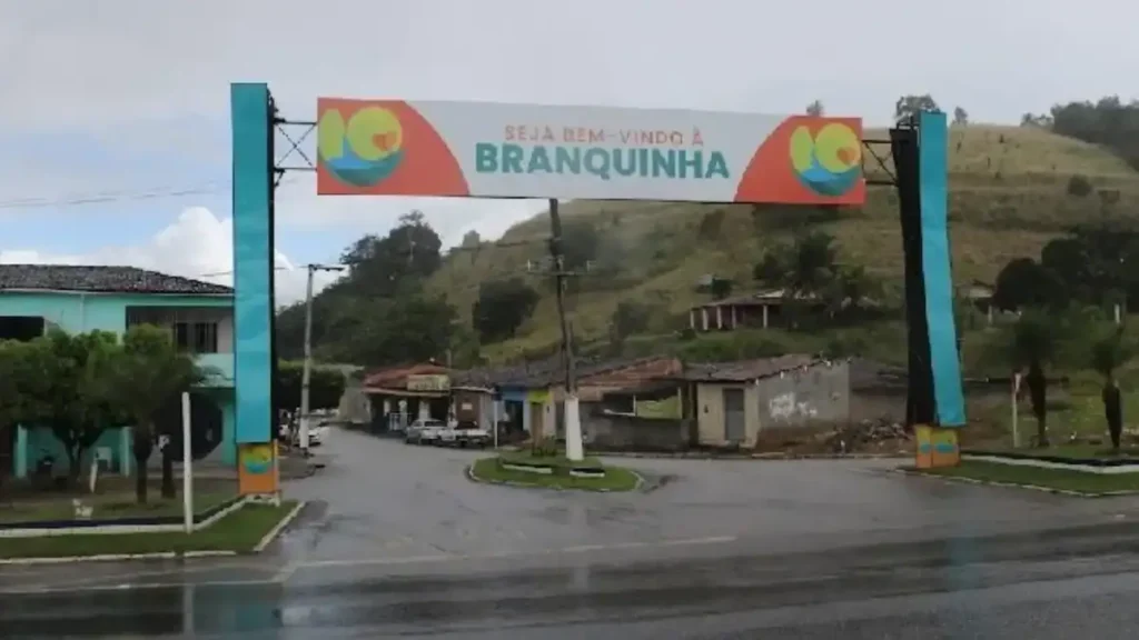 Homem é autuado por pilotar moto na contramão, com “roncador” e sem habilitação em Branquinha