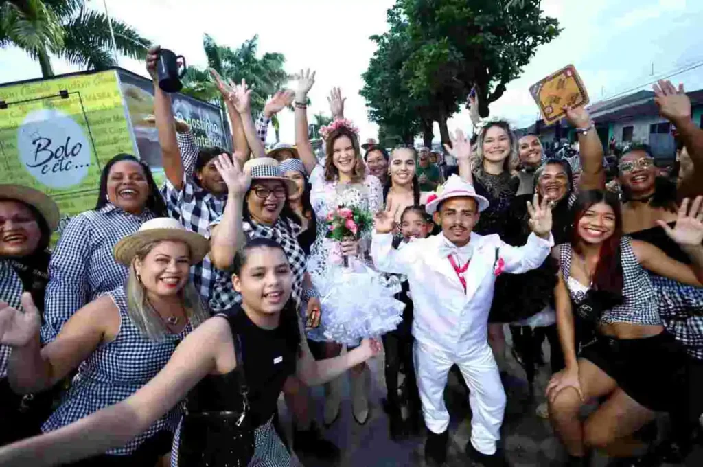 Prefeita Ceci participa do Casamento Matuto e celebra tradição em Atalaia