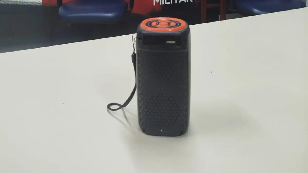 Caixa de som modelo GTS-1732, da marca Greatnice, utilizada na perturbação | Foto: Cortesia