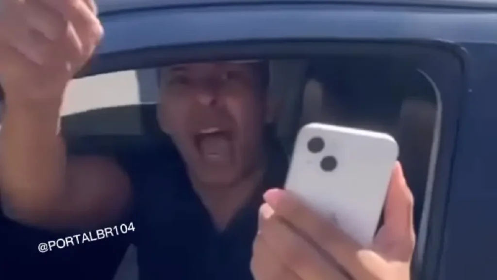 Ben Mendes se envolve em confusão no trânsito após suposta infração de motociclista