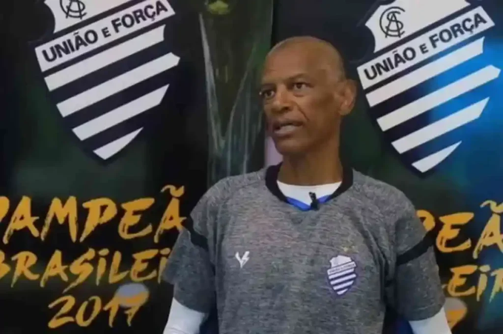Flávio Pantera, ex-goleiro do CSA, morre aos 54 anos vítima de câncer