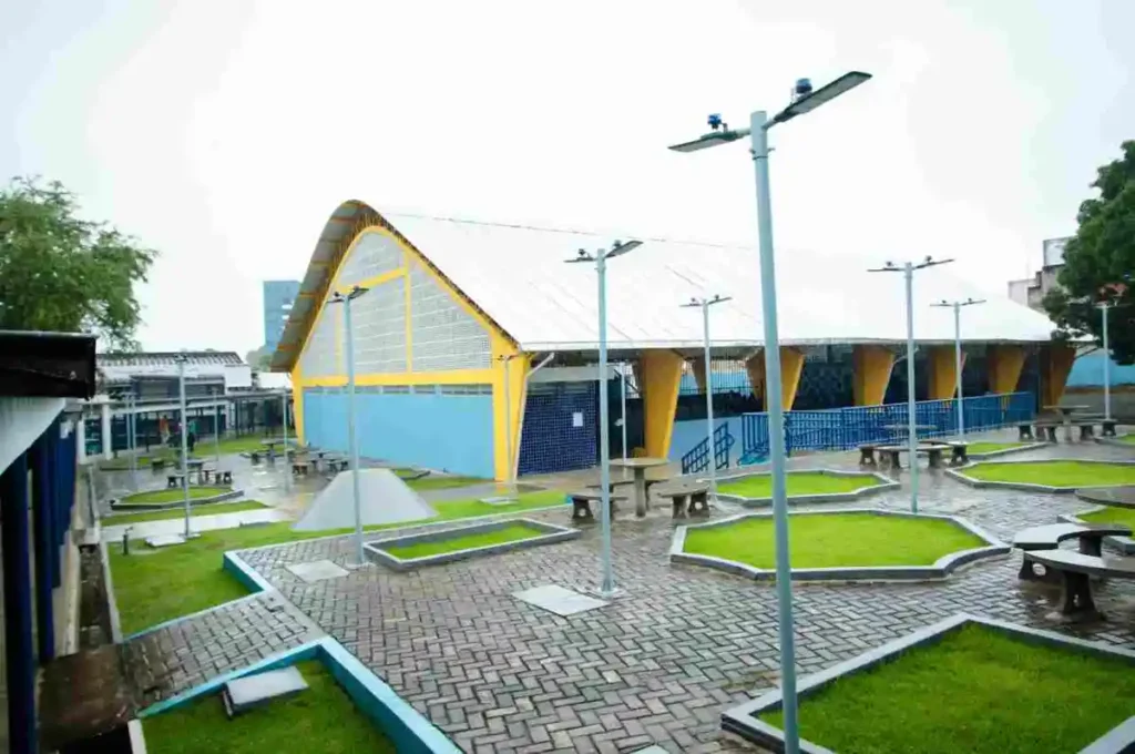 Governador Paulo Dantas entrega escola e ginásio moderno em Maceió