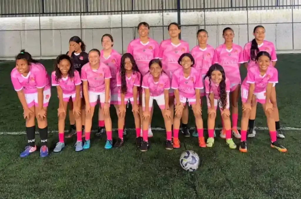 Bangu Palmarino aposta no futebol feminino e prepara jovens de União dos Palmares para torneios regionais
