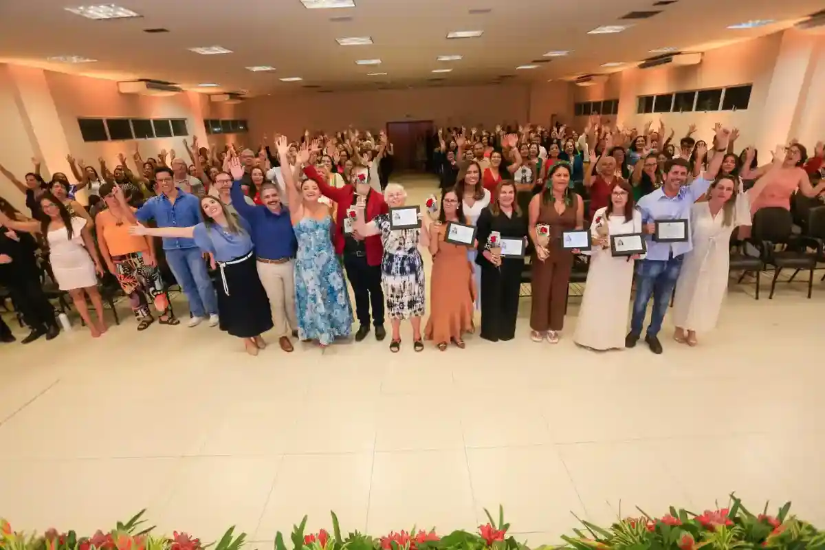 Cerimônia reuniu autoridades, gestores, educadores e representantes da sociedade civil - Felipe Santos e Thiago Ataíde
