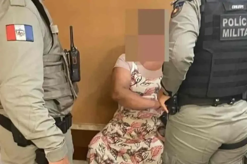 Mulher é presa por stalking após perseguir família com bebê em shopping de Maceió