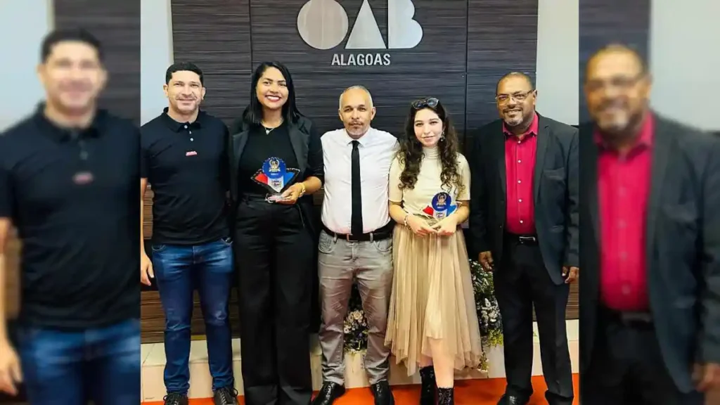 Jéssica Batista recebe Troféu Destaque em solenidade na OAB de Jacarecica